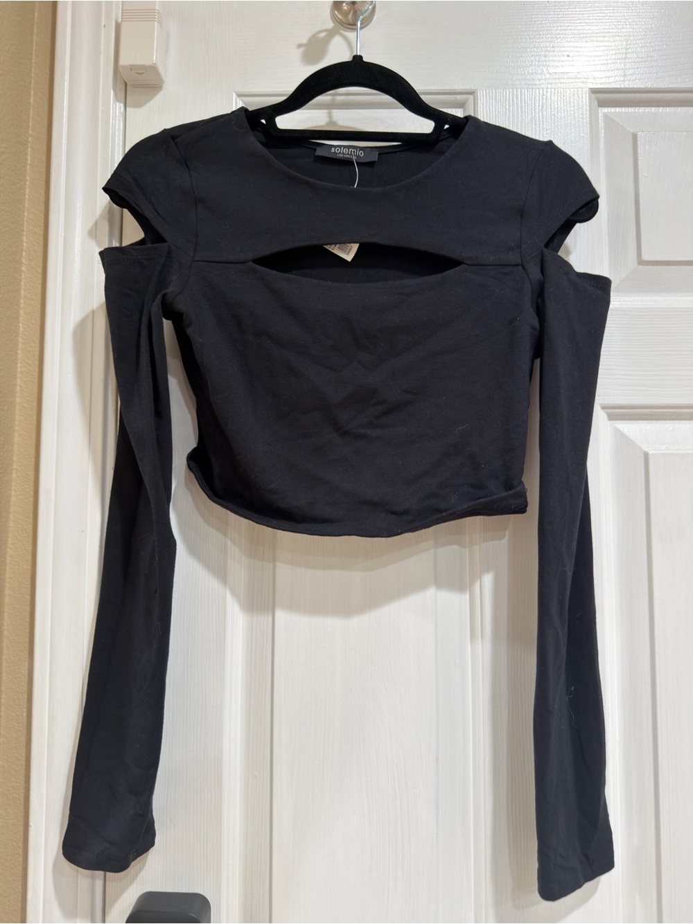 Solemio Black Cold-Shoulder Cutout Long Sleeve Crop Top